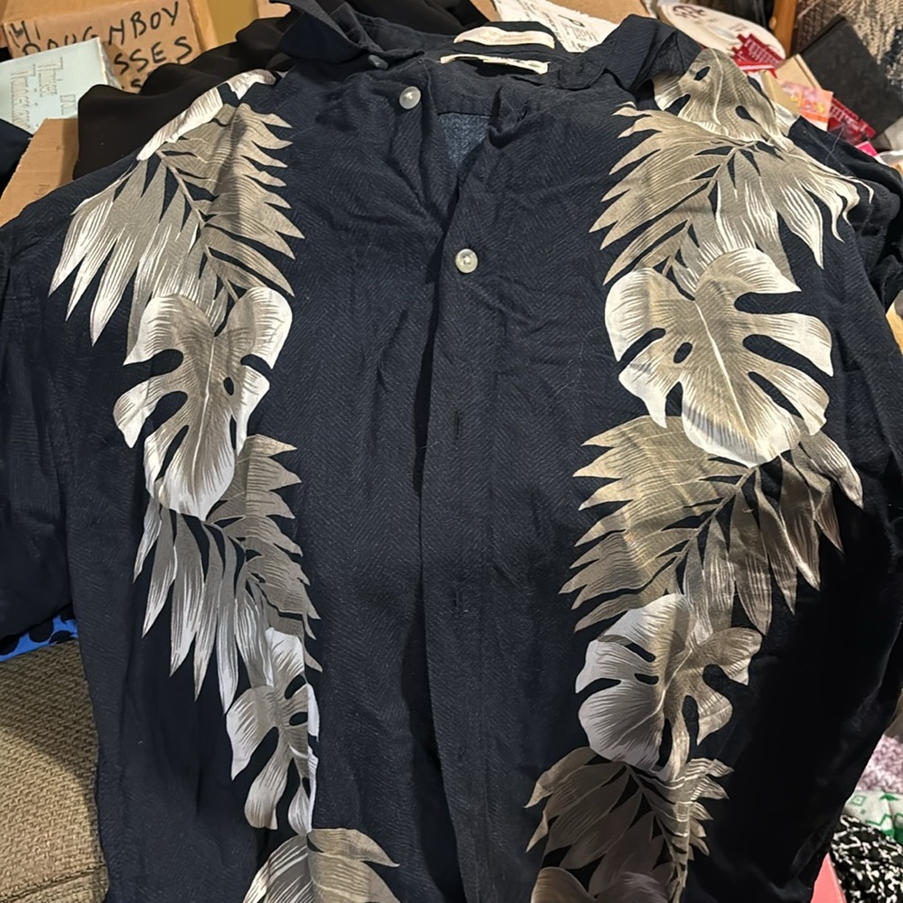 CAMPIA MODA BLACK TAN FLORAL SIZE Medium MENS HAWAIIAN SHIRT PREOWNED.